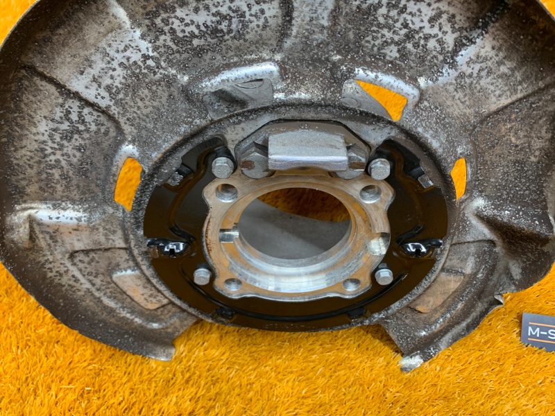 кулак поворотный, 1000 рублей, Красноярск