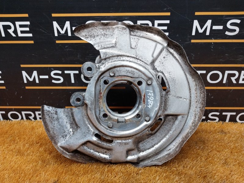 кулак поворотный, 1000 рублей, Красноярск