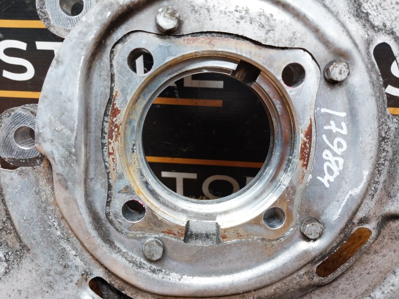 кулак поворотный, 1000 рублей, Красноярск