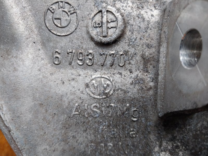 кулак поворотный, 1000 рублей, Красноярск