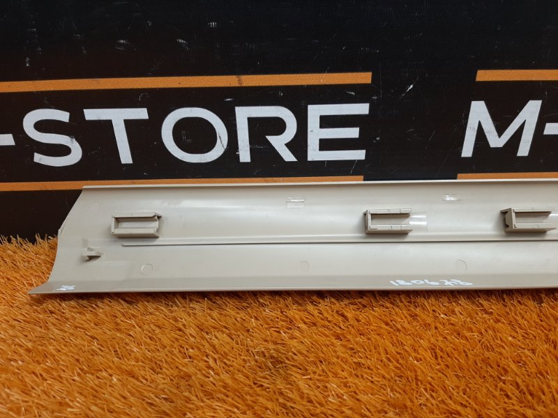 Накладка на порог салона, 210 рублей, Красноярск