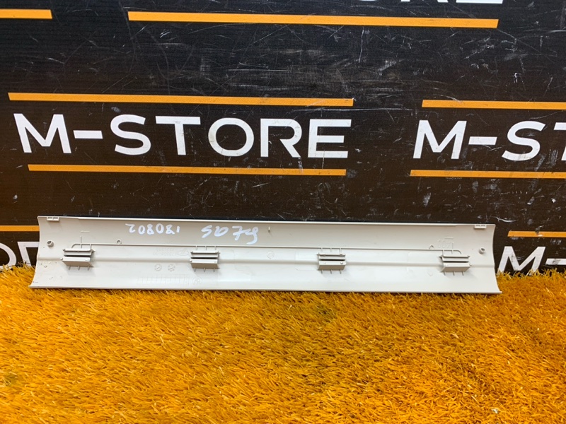 Накладка на порог салона, 480 рублей, Красноярск