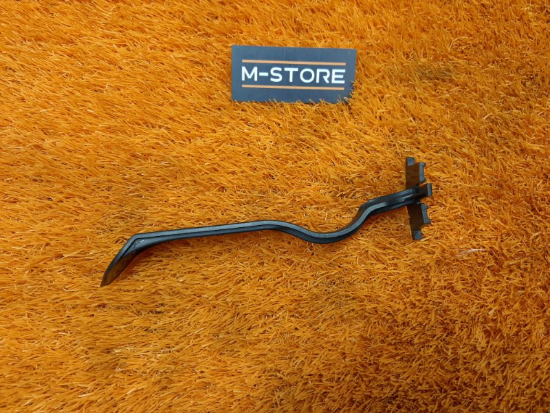 крепление бампера, 300 рублей, Красноярск