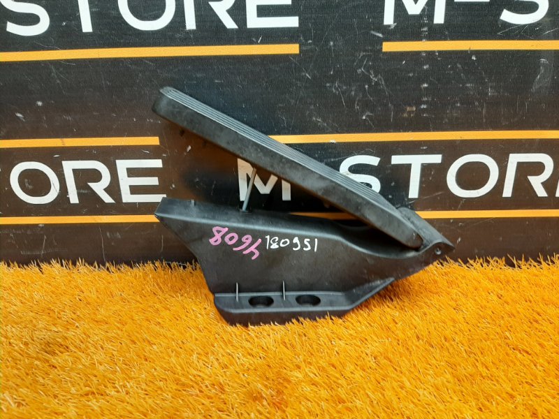 педаль газа, 1000 рублей, Красноярск