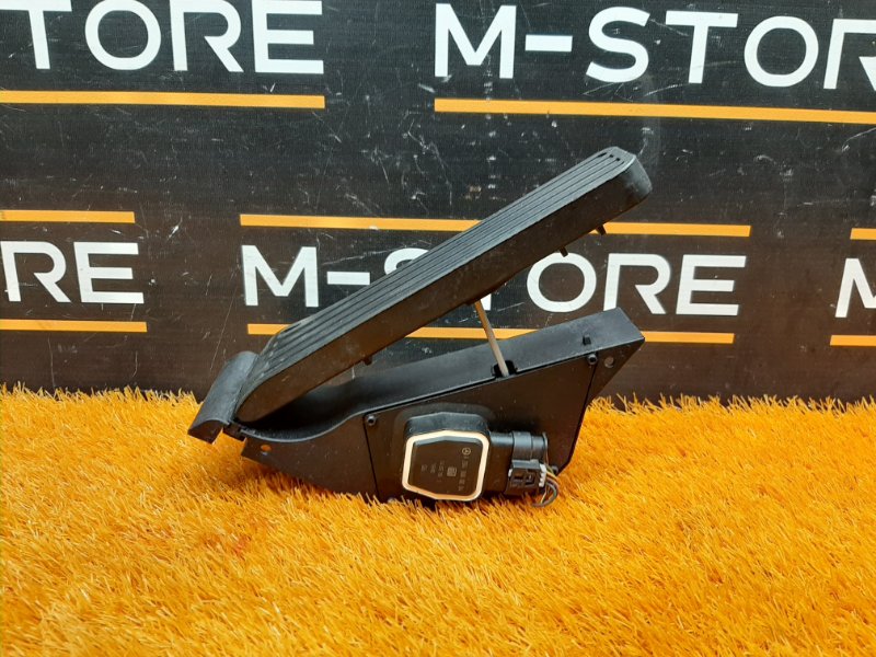 педаль газа, 1000 рублей, Красноярск