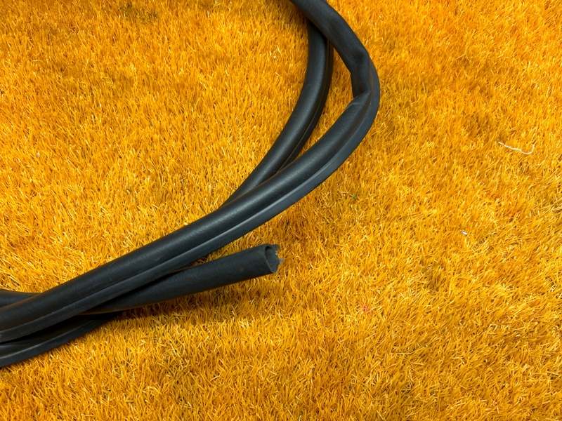 Уплотнитель капота, 1520 рублей, Красноярск