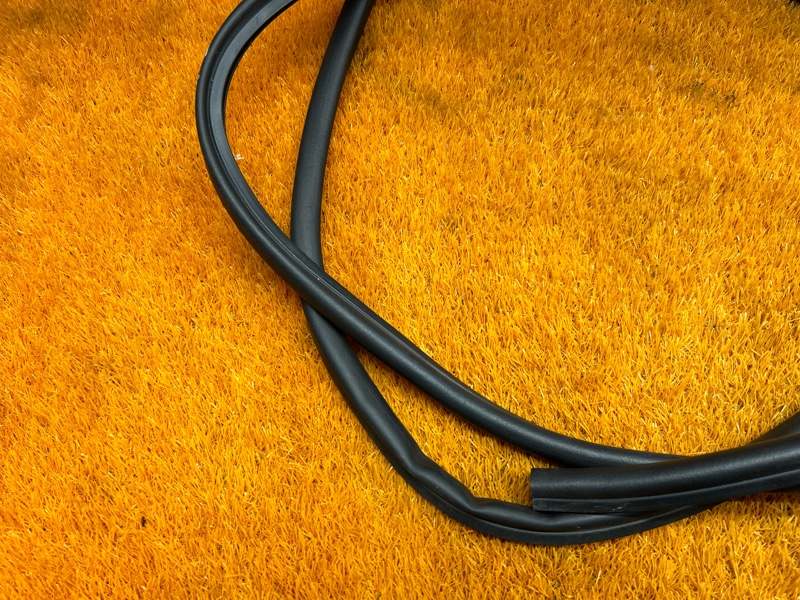 Уплотнитель капота, 1520 рублей, Красноярск