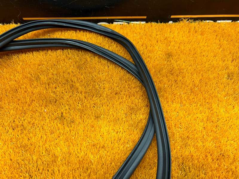 Уплотнитель капота, 1520 рублей, Красноярск