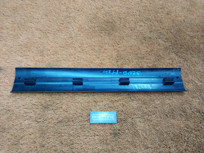 Накладка на порог салона, 480 рублей, Красноярск