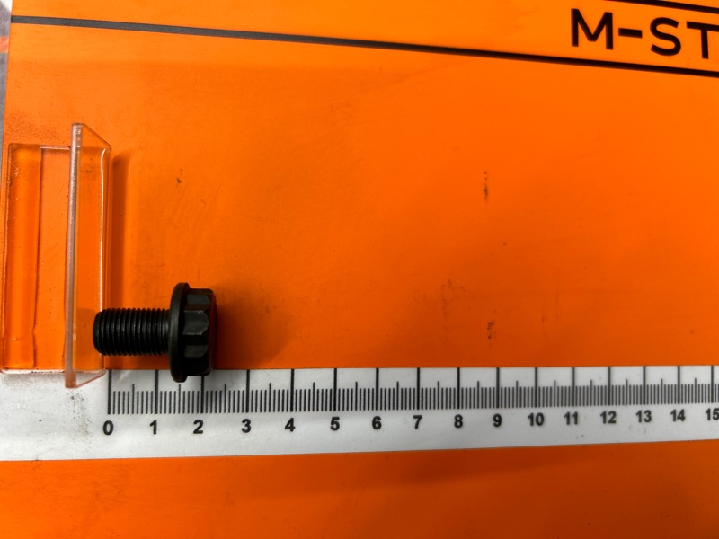 болт гидротрансформатора, 300 рублей, Красноярск