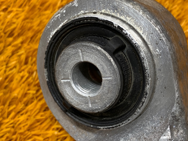 кулак поворотный, 2000 рублей, Красноярск