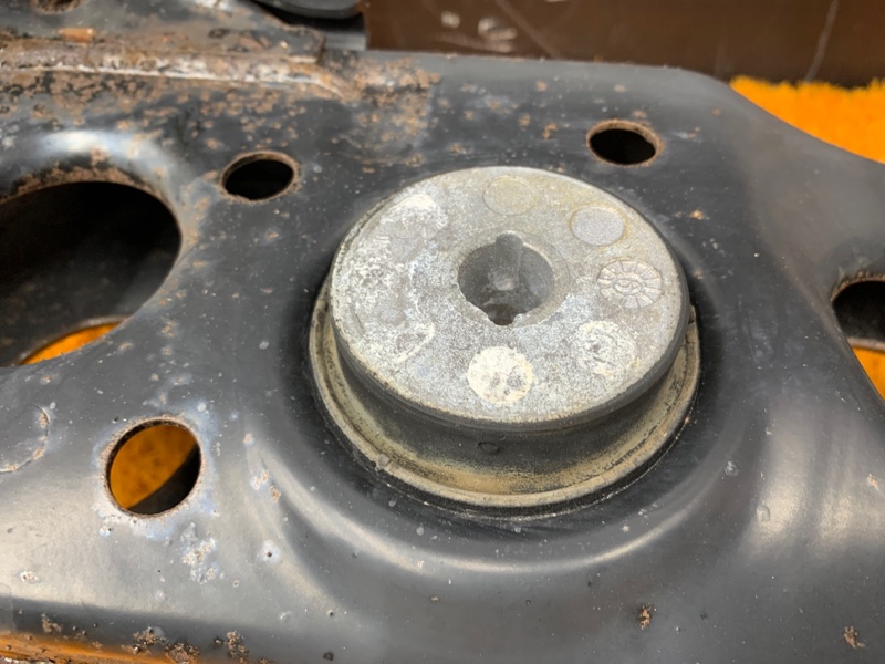 Балка поперечная (подрамник), 4000 рублей, Красноярск