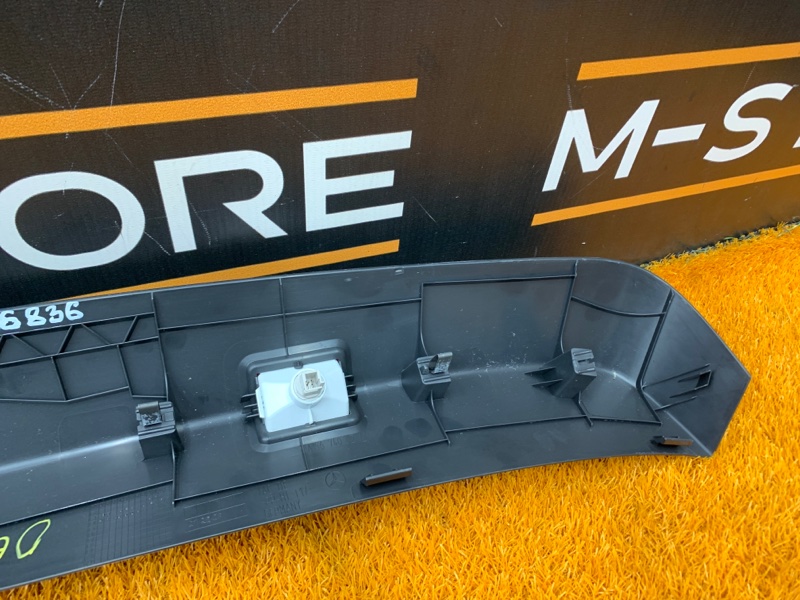 обшивка двери багажника, 1920 рублей, Красноярск