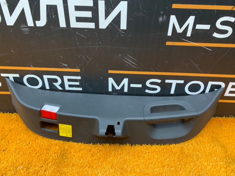 обшивка двери багажника, 1920 рублей, Красноярск