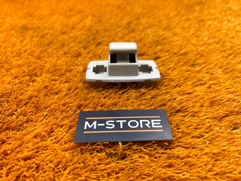 Крючок солнцезащитного козырька, 300 рублей, Красноярск