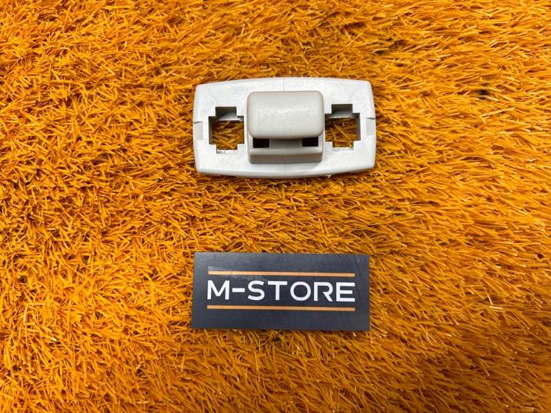 Крючок солнцезащитного козырька, 300 рублей, Красноярск