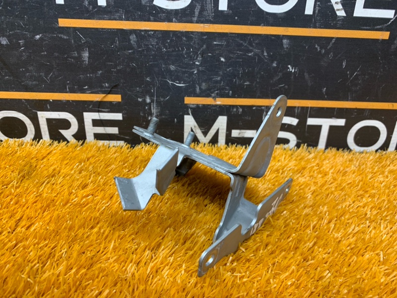 кронштейн, 300 рублей, Красноярск