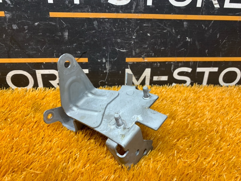 кронштейн, 300 рублей, Красноярск