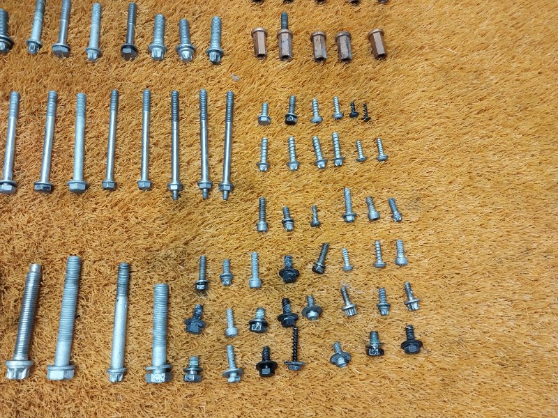 Болты и гайки ДВС, 930 рублей, Красноярск