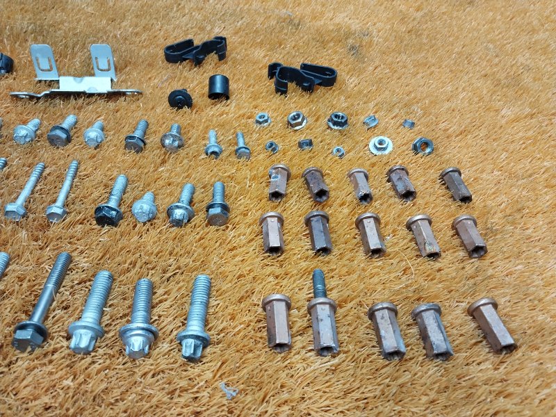 Болты и гайки ДВС, 930 рублей, Красноярск