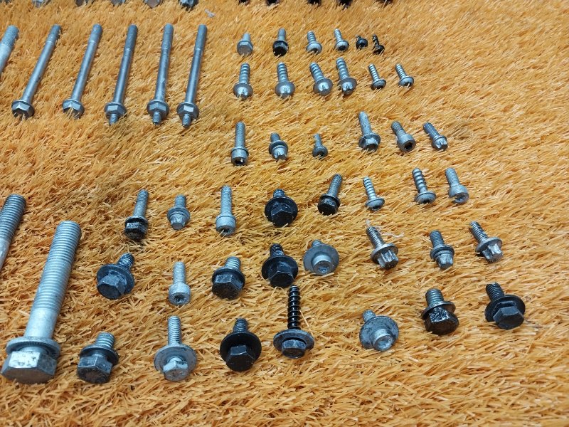 Болты и гайки ДВС, 930 рублей, Красноярск