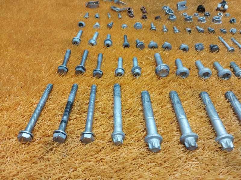 Болты и гайки ДВС, 380 рублей, Красноярск