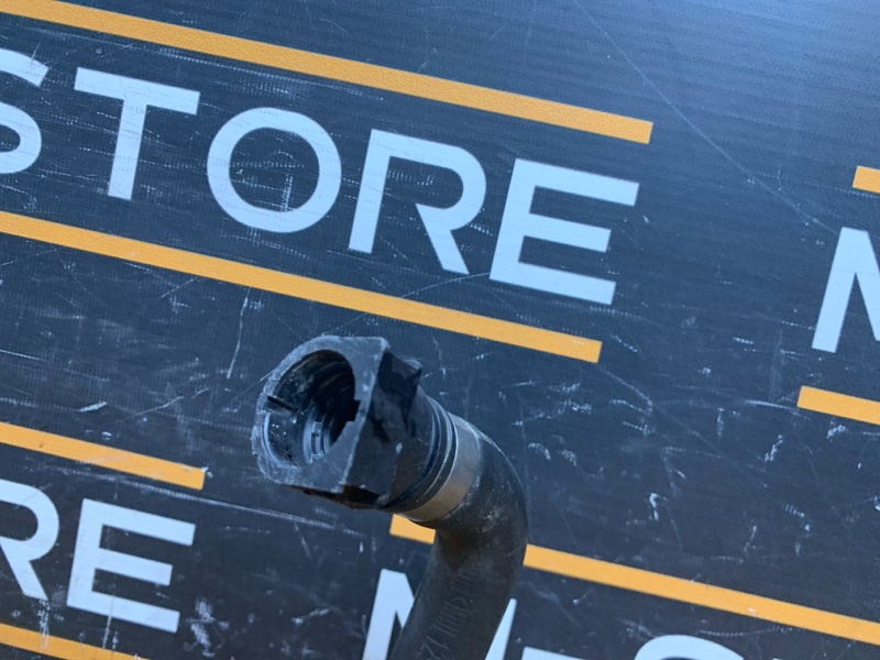 Патрубок системы охлаждения, 1500 рублей, Красноярск