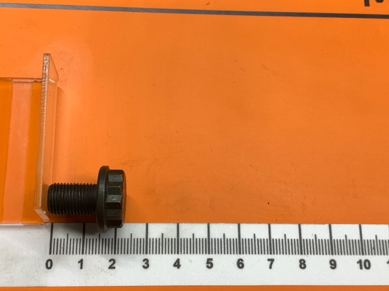 болт гидротрансформатора, 300 рублей, Красноярск