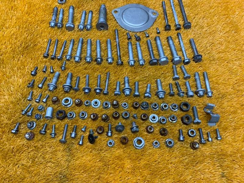 Болты и гайки ДВС, 930 рублей, Красноярск