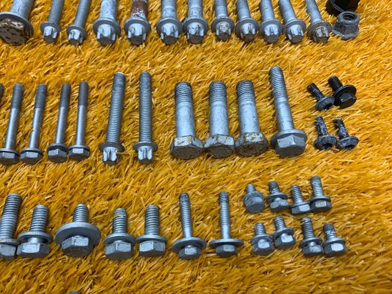 Болты и гайки ДВС, 570 рублей, Красноярск