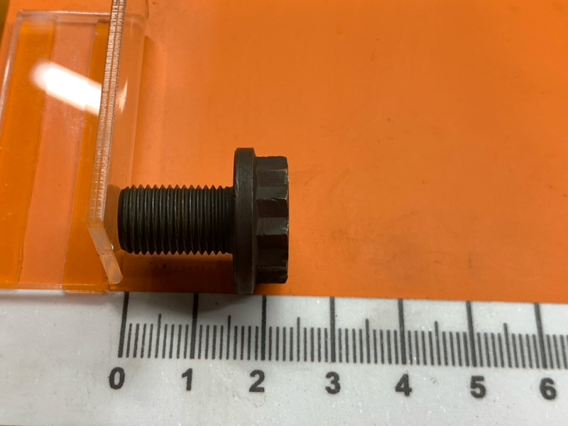 болт гидротрансформатора, 380 рублей, Красноярск