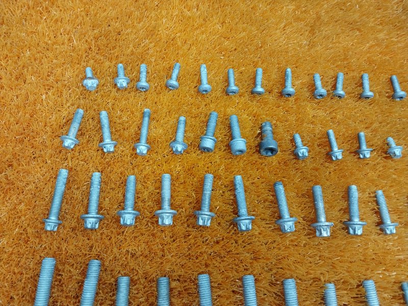 Болты и гайки ДВС, 930 рублей, Красноярск