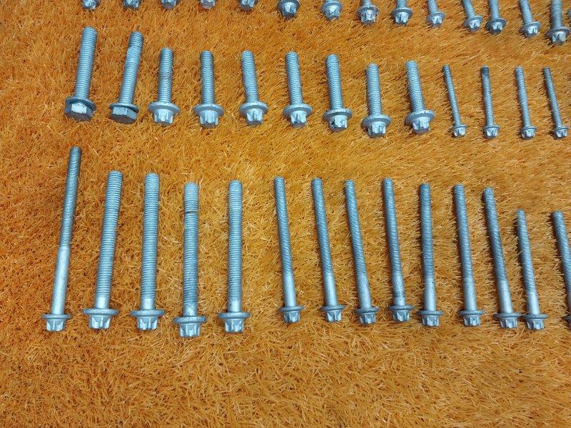 Болты и гайки ДВС, 930 рублей, Красноярск