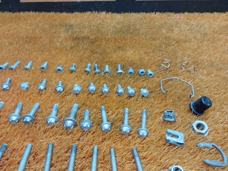 Болты и гайки ДВС, 930 рублей, Красноярск