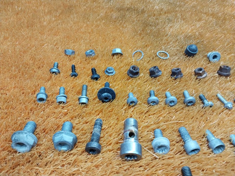 Болты и гайки ДВС, 570 рублей, Красноярск