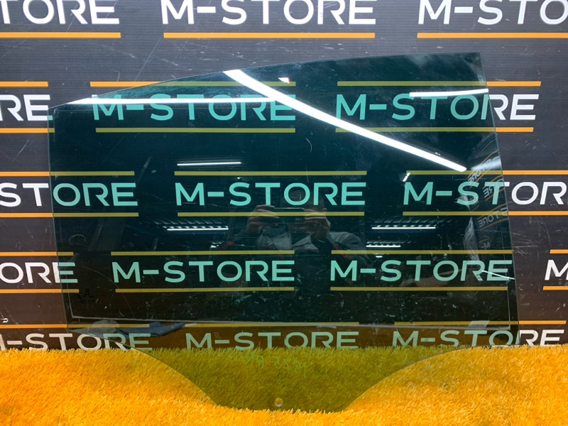 Стекло боковое, 1300 рублей, Красноярск