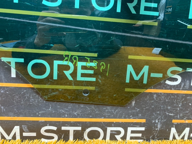 Стекло боковое, 1300 рублей, Красноярск