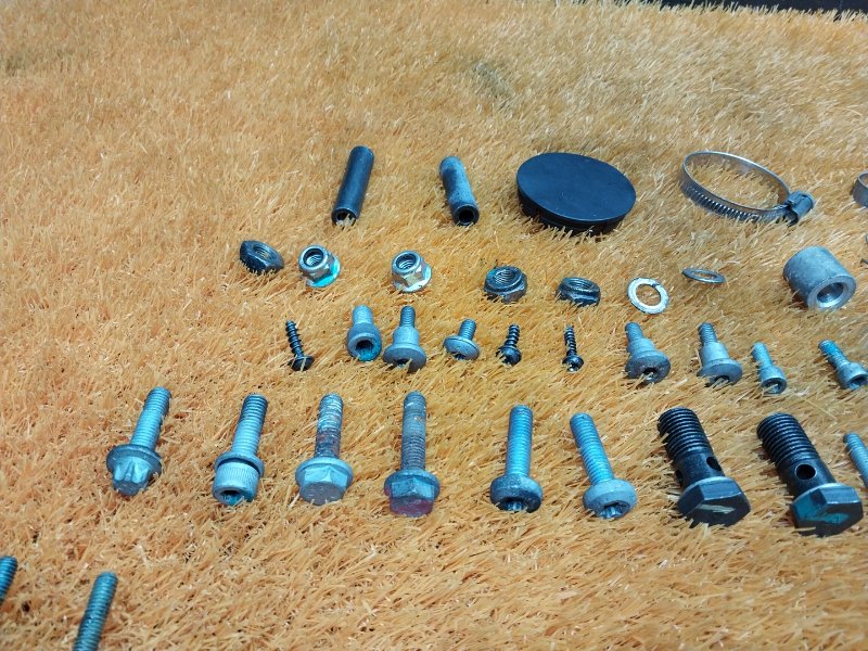 Болты и гайки ДВС, 930 рублей, Красноярск