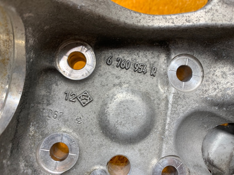 кулак поворотный, 1000 рублей, Красноярск