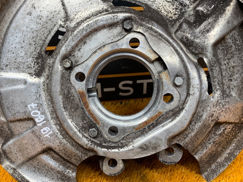 кулак поворотный, 1000 рублей, Красноярск