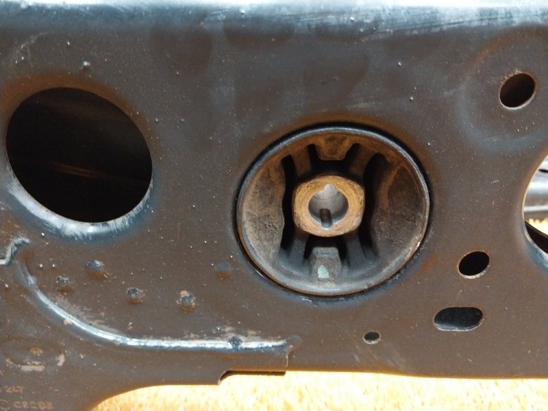 Балка поперечная (подрамник), 6000 рублей, Красноярск