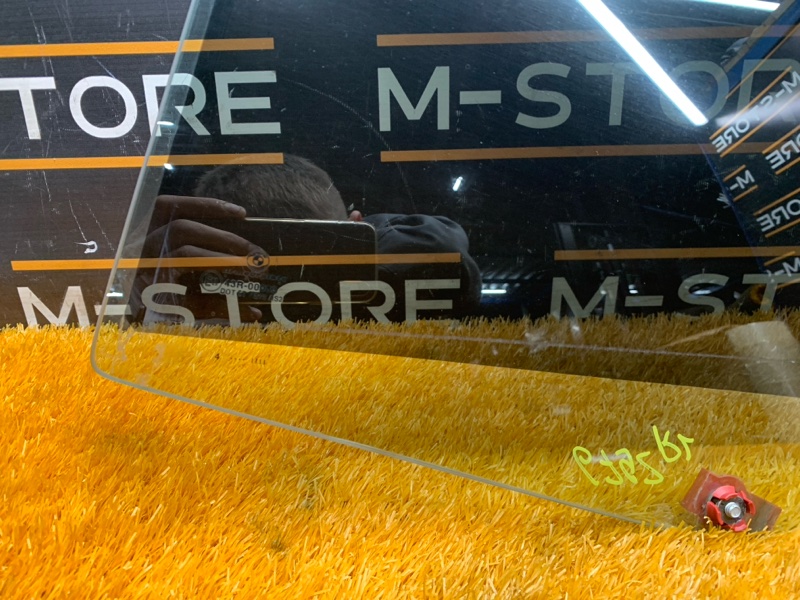 Стекло боковое, 300 рублей, Красноярск