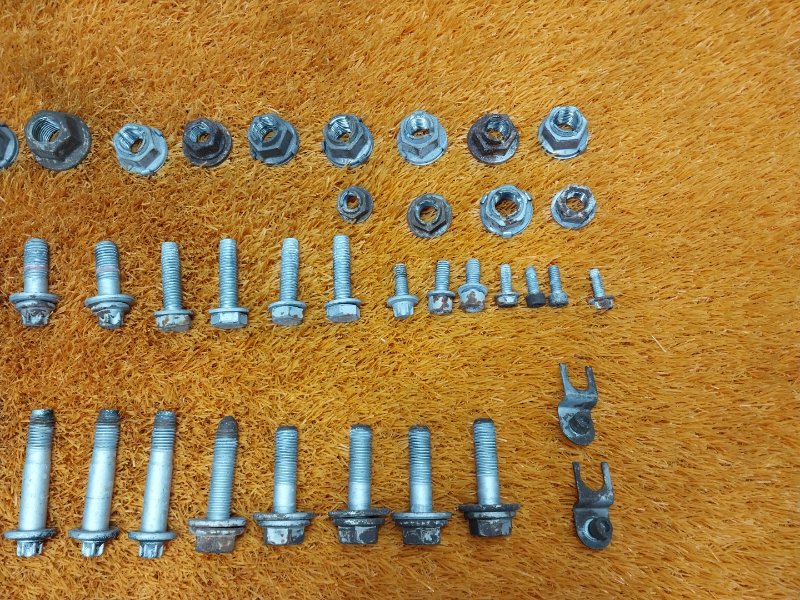 Болты и гайки задней подвески, 630 рублей, Красноярск