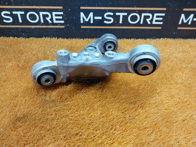 кулак поворотный, 2000 рублей, Красноярск