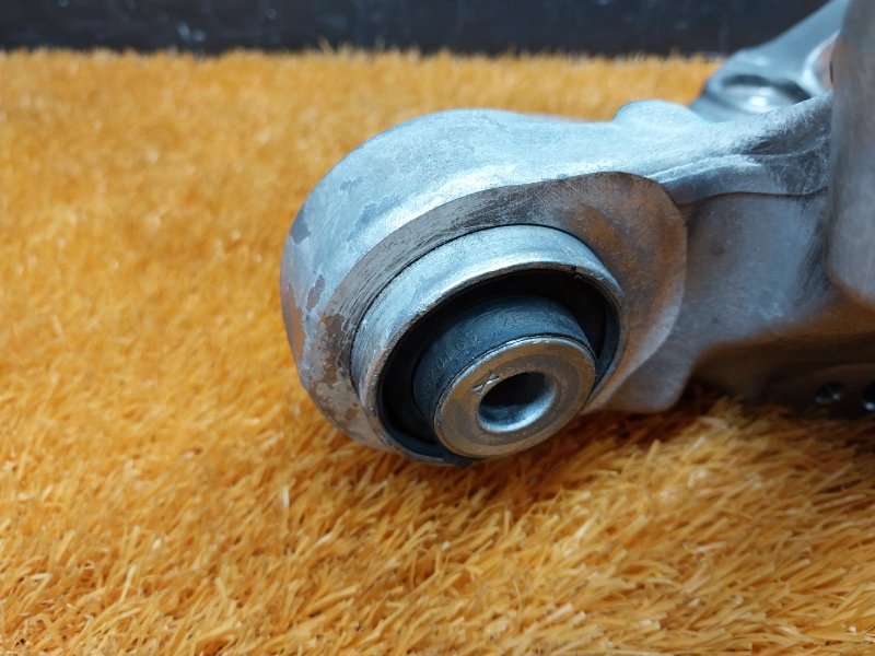 кулак поворотный, 2000 рублей, Красноярск