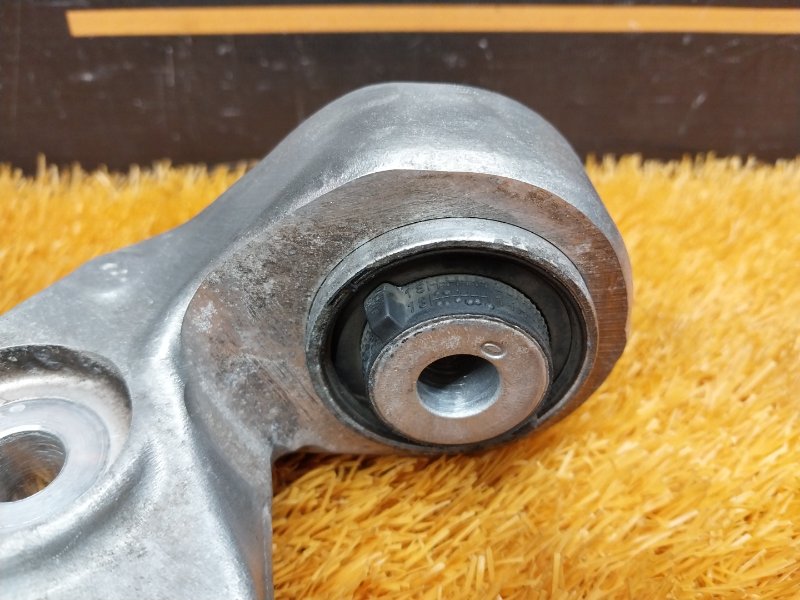 кулак поворотный, 2000 рублей, Красноярск