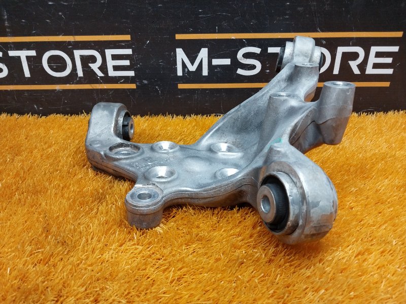 кулак поворотный, 2000 рублей, Красноярск