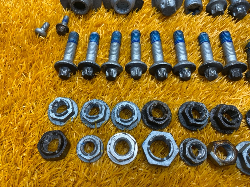 Болты и гайки задней подвески, 630 рублей, Красноярск
