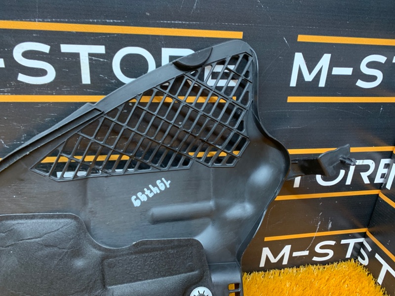 Водосток лобового стекла, 340 рублей, Красноярск