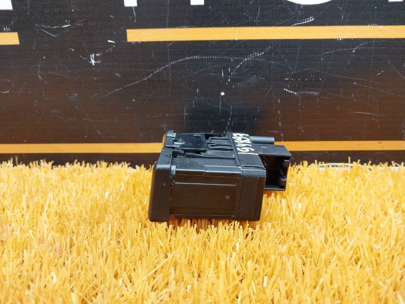 Кнопка стояночного тормоза, 500 рублей, Красноярск